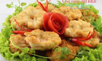 Miếng chả mực vàng ươm hấp dẫn